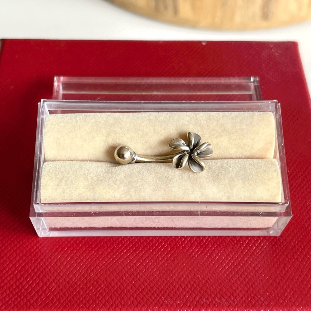 Na Hoku Plumeria 14K white gold belly button ring